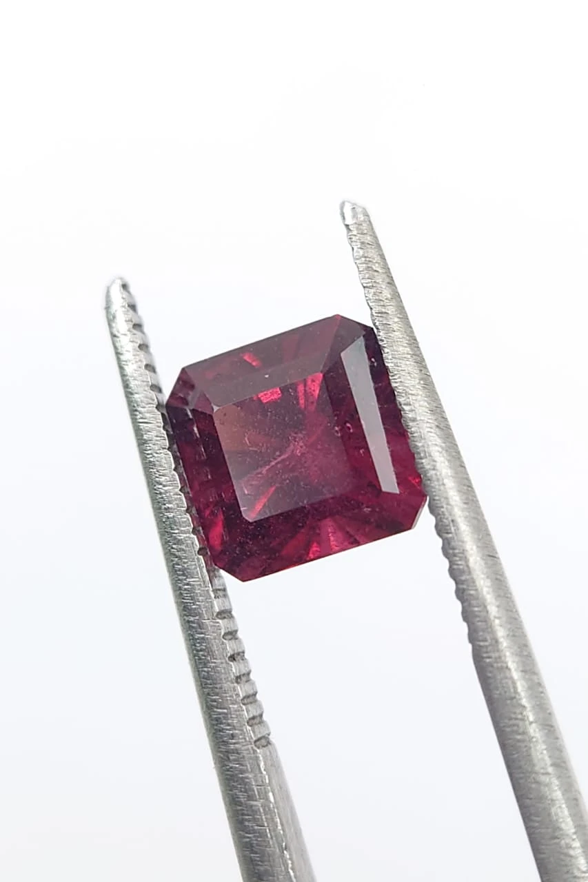 1.77ct Natural Rhodolite Garnet Loose Gemstone From Tanzania — view 8
